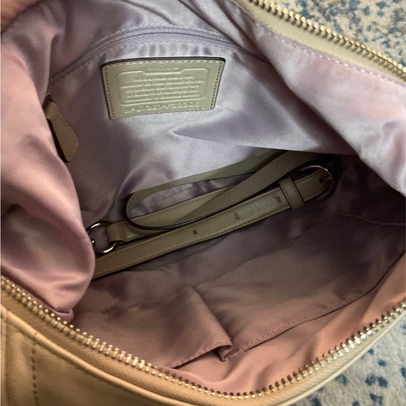 Euc, Coach bag gorgeous - Picture 4 of 4